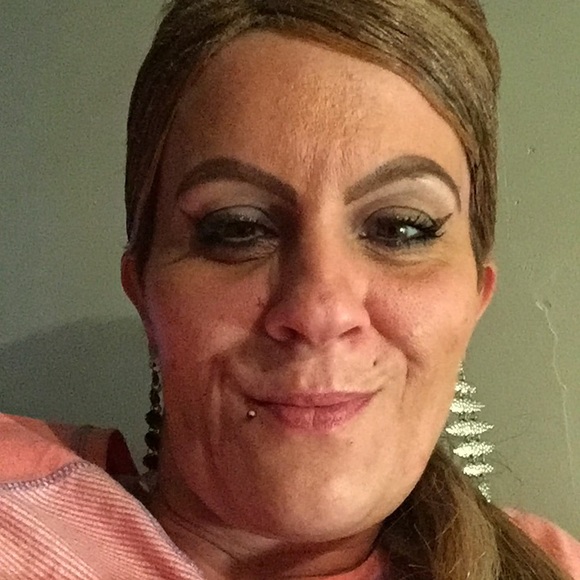 Meet your Posher, Bobbi - Picture 1 of 1